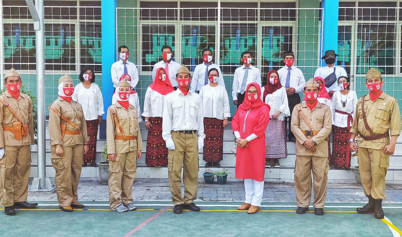 Gambar Merah Putih pun Berkibar di Tanah SMP Barunawati